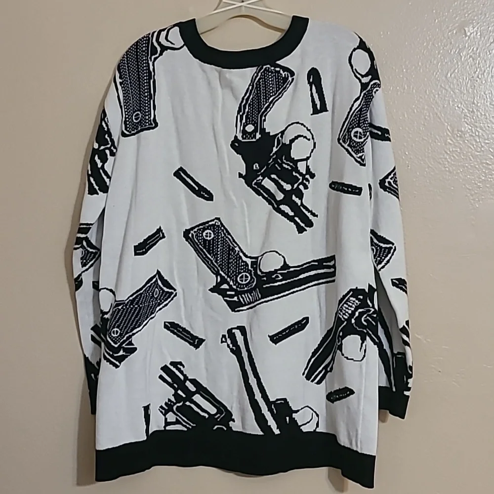 THE Bestsey Johnson Gun Sweater - Picture 2 of 8